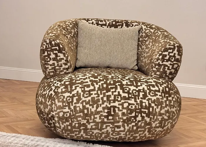 New Lux In The Town *